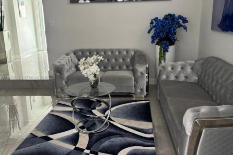 Casa en alquiler en Homestead, Florida, 4 dormitorios, 269.14 m2 № 2055455 - foto 15