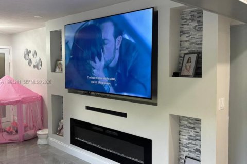 Casa en alquiler en Homestead, Florida, 4 dormitorios, 269.14 m2 № 2055455 - foto 11