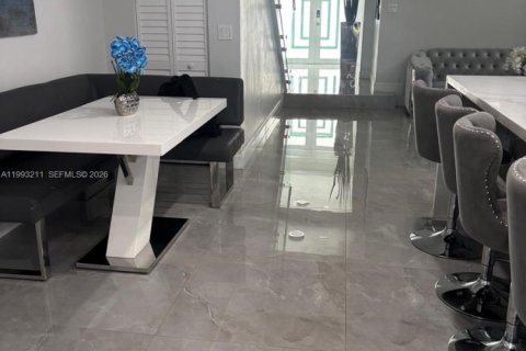 Casa en alquiler en Homestead, Florida, 4 dormitorios, 269.14 m2 № 2055455 - foto 16