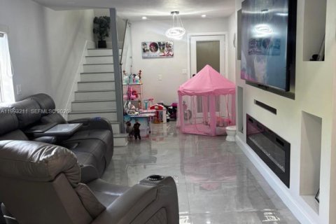 Casa en alquiler en Homestead, Florida, 4 dormitorios, 269.14 m2 № 2055455 - foto 10