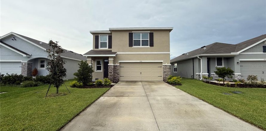 House in Plant City, Florida 3 bedrooms, 185.25 sq.m. № 2198350