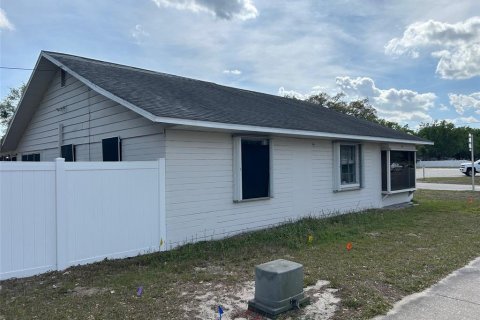 Propiedad comercial en venta en Leesburg, Florida, 221.01 m2 № 1597724 - foto 2
