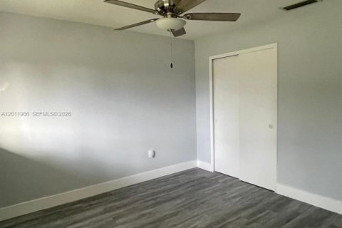 House in Sunrise, Florida 3 bedrooms, 113.99 sq.m. № 2074989 - photo 16