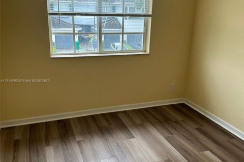 Townhouse in Lauderhill, Florida 2 bedrooms, 117.15 sq.m. № 1850761 - photo 10