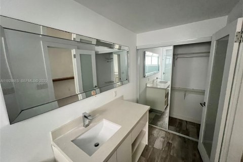 Снять в аренду кондоминиум в Майами-Бич, Флорида 36.23м2, № 1988814 - фото 7