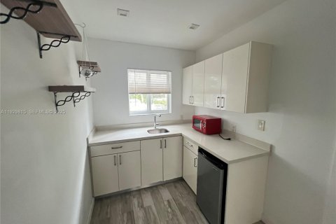 Снять в аренду кондоминиум в Майами-Бич, Флорида 36.23м2, № 1988814 - фото 5