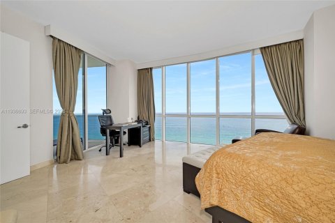 Condo in Sunny Isles Beach, Florida, 3 bedrooms  № 1996231 - photo 19