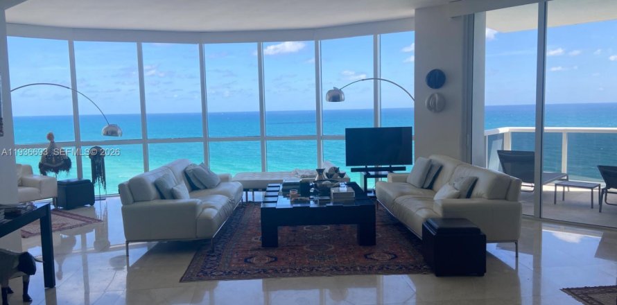 Condo in Sunny Isles Beach, Florida, 3 bedrooms  № 1996231
