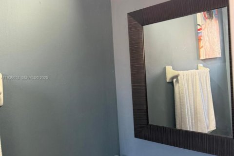 Copropriété à louer à Miami, Floride: 2 chambres, 94.76 m2 № 1994485 - photo 9