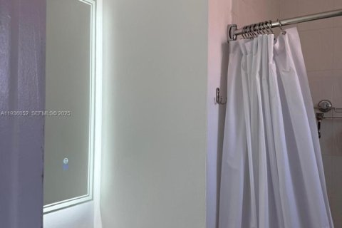 Copropriété à louer à Miami, Floride: 2 chambres, 94.76 m2 № 1994485 - photo 14