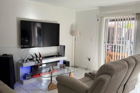 Copropriété à louer à Miami, Floride: 2 chambres, 94.76 m2 № 1994485 - photo 6