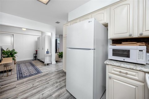 Condominio en venta en Largo, Florida, 2 dormitorios, 92.9 m2 № 1882845 - foto 29