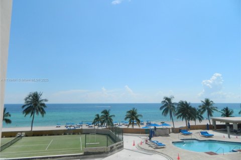 Copropriété à vendre à Sunny Isles Beach, Floride: 2 chambres, 147.71 m2 № 1934250 - photo 4