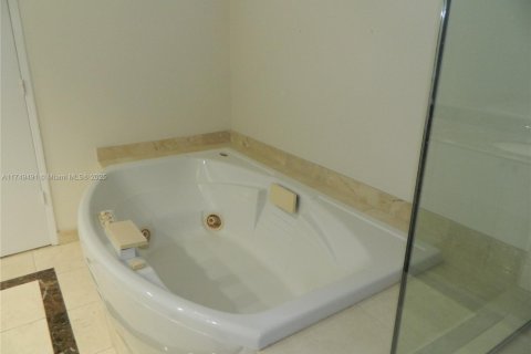 Copropriété à vendre à Sunny Isles Beach, Floride: 2 chambres, 147.71 m2 № 1934250 - photo 15