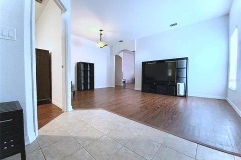 House in Wesley Chapel, Florida 4 bedrooms, 172.98 sq.m. № 2394144 - photo 3