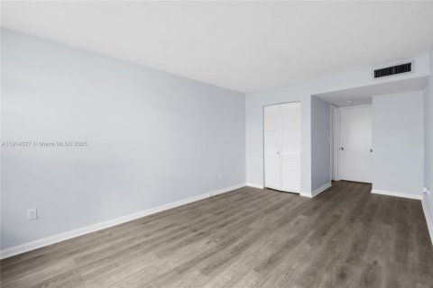 Copropriété à louer à Miami, Floride: 1 chambre, 76.64 m2 № 1971743 - photo 9