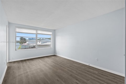 Copropriété à louer à Miami, Floride: 1 chambre, 76.64 m2 № 1971743 - photo 8