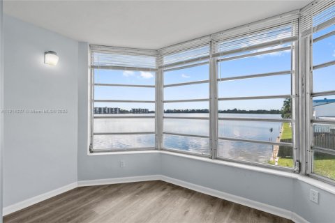 Copropriété à louer à Miami, Floride: 1 chambre, 76.64 m2 № 1971743 - photo 5