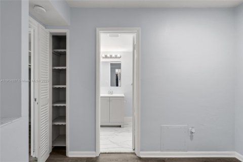 Copropriété à louer à Miami, Floride: 1 chambre, 76.64 m2 № 1971743 - photo 18