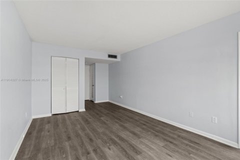 Copropriété à louer à Miami, Floride: 1 chambre, 76.64 m2 № 1971743 - photo 14