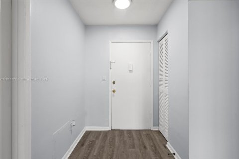 Copropriété à louer à Miami, Floride: 1 chambre, 76.64 m2 № 1971743 - photo 27