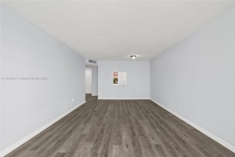Copropriété à louer à Miami, Floride: 1 chambre, 76.64 m2 № 1971743 - photo 23