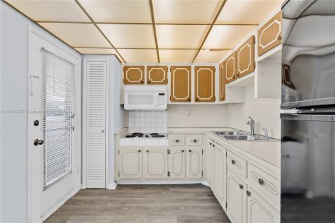 Copropriété à louer à Miami, Floride: 1 chambre, 76.64 m2 № 1971743 - photo 21