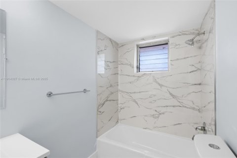 Copropriété à louer à Miami, Floride: 1 chambre, 76.64 m2 № 1971743 - photo 16