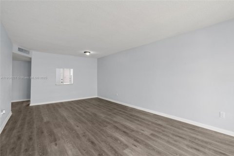 Copropriété à louer à Miami, Floride: 1 chambre, 76.64 m2 № 1971743 - photo 24