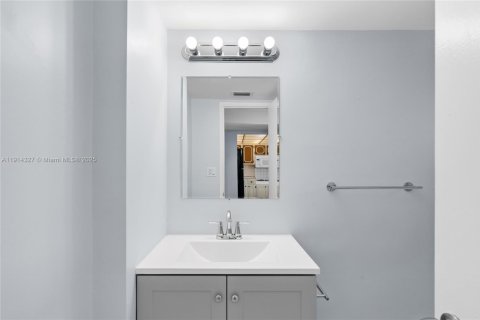 Copropriété à louer à Miami, Floride: 1 chambre, 76.64 m2 № 1971743 - photo 17