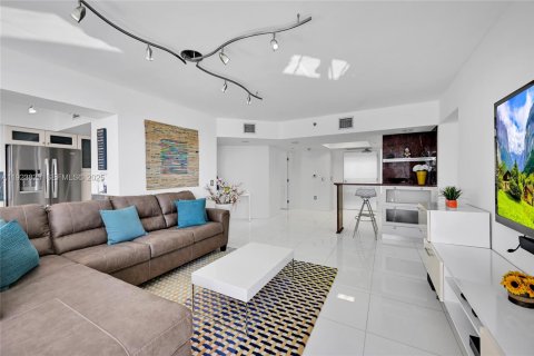 Condo in Sunny Isles Beach, Florida, 3 bedrooms  № 2053095 - photo 3