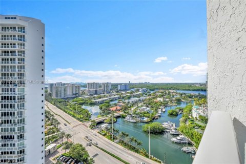 Condo in Sunny Isles Beach, Florida, 3 bedrooms  № 2053095 - photo 30