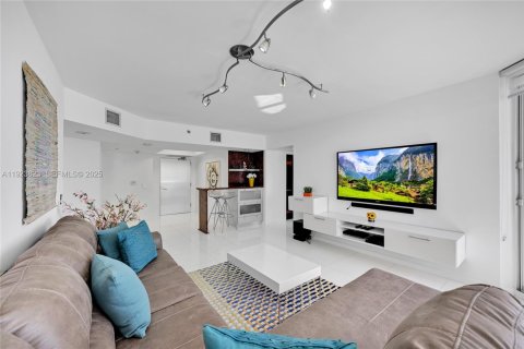 Condo in Sunny Isles Beach, Florida, 3 bedrooms  № 2053095 - photo 4