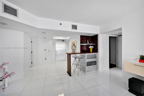 Condo in Sunny Isles Beach, Florida, 3 bedrooms  № 2053095 - photo 6