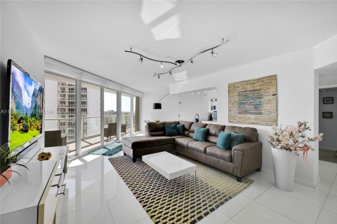 Condo in Sunny Isles Beach, Florida, 3 bedrooms  № 2053095 - photo 2