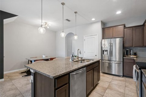 Touwnhouse à vendre à Sarasota, Floride: 3 chambres, 160.16 m2 № 2341569 - photo 11