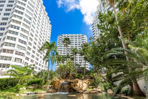 Condo in Miami, Florida, 2 bedrooms  № 1764136 - photo 24