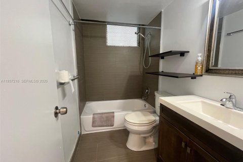 Condominio en venta en Miami Beach, Florida, 1 dormitorio, 66.89 m2 № 1995298 - foto 7