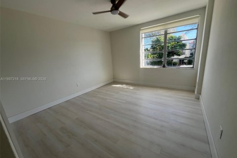 Condominio en venta en Miami Beach, Florida, 1 dormitorio, 66.89 m2 № 1995298 - foto 8