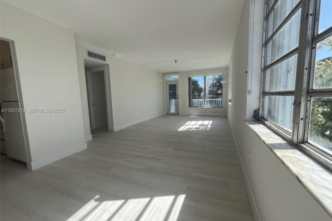 Condominio en venta en Miami Beach, Florida, 1 dormitorio, 66.89 m2 № 1995298 - foto 5