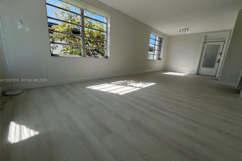 Condominio en venta en Miami Beach, Florida, 1 dormitorio, 66.89 m2 № 1995298 - foto 6