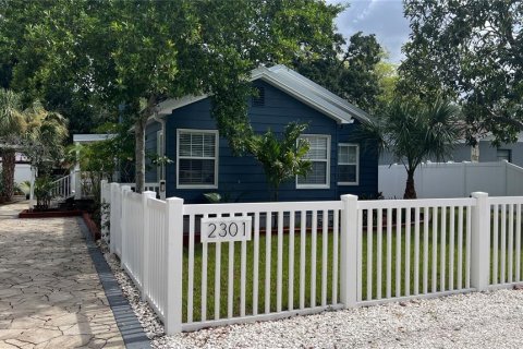 Villa ou maison à vendre à Tampa, Floride: 4 chambres, 120.4 m2 № 2267007 - photo 6
