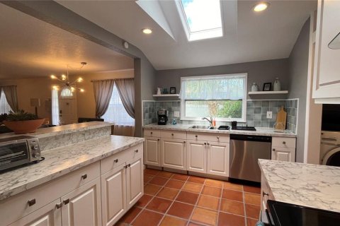 Villa ou maison à vendre à Tampa, Floride: 4 chambres, 120.4 m2 № 2267007 - photo 12