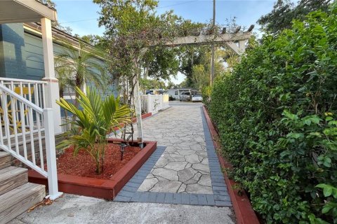Villa ou maison à vendre à Tampa, Floride: 4 chambres, 120.4 m2 № 2267007 - photo 4