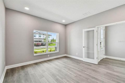 House in Zephyrhills, Florida 5 bedrooms, 277.59 sq.m. № 1559980 - photo 6