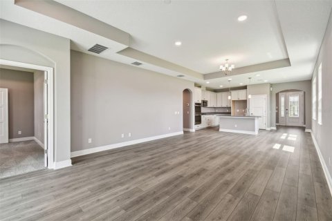 House in Zephyrhills, Florida 5 bedrooms, 277.59 sq.m. № 1559980 - photo 26