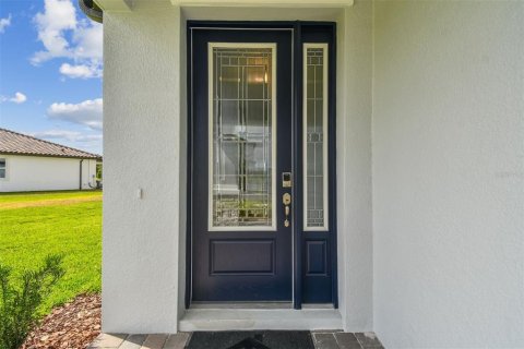 House in Zephyrhills, Florida 5 bedrooms, 277.59 sq.m. № 1559980 - photo 3