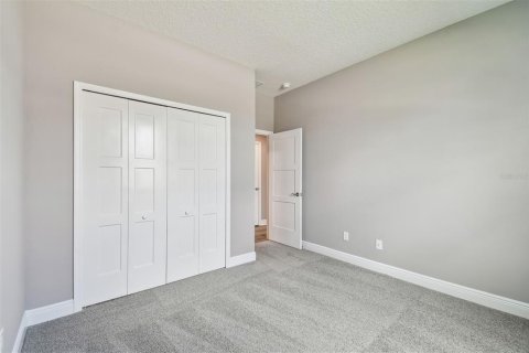 House in Zephyrhills, Florida 5 bedrooms, 277.59 sq.m. № 1559980 - photo 30