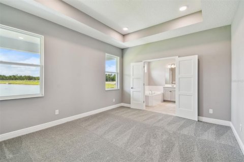 House in Zephyrhills, Florida 5 bedrooms, 277.59 sq.m. № 1559980 - photo 20