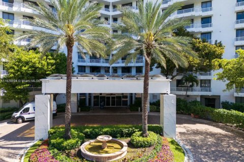 Condominio en venta en Aventura, Florida, 2 dormitorios, 98.94 m2 № 2014378 - foto 19